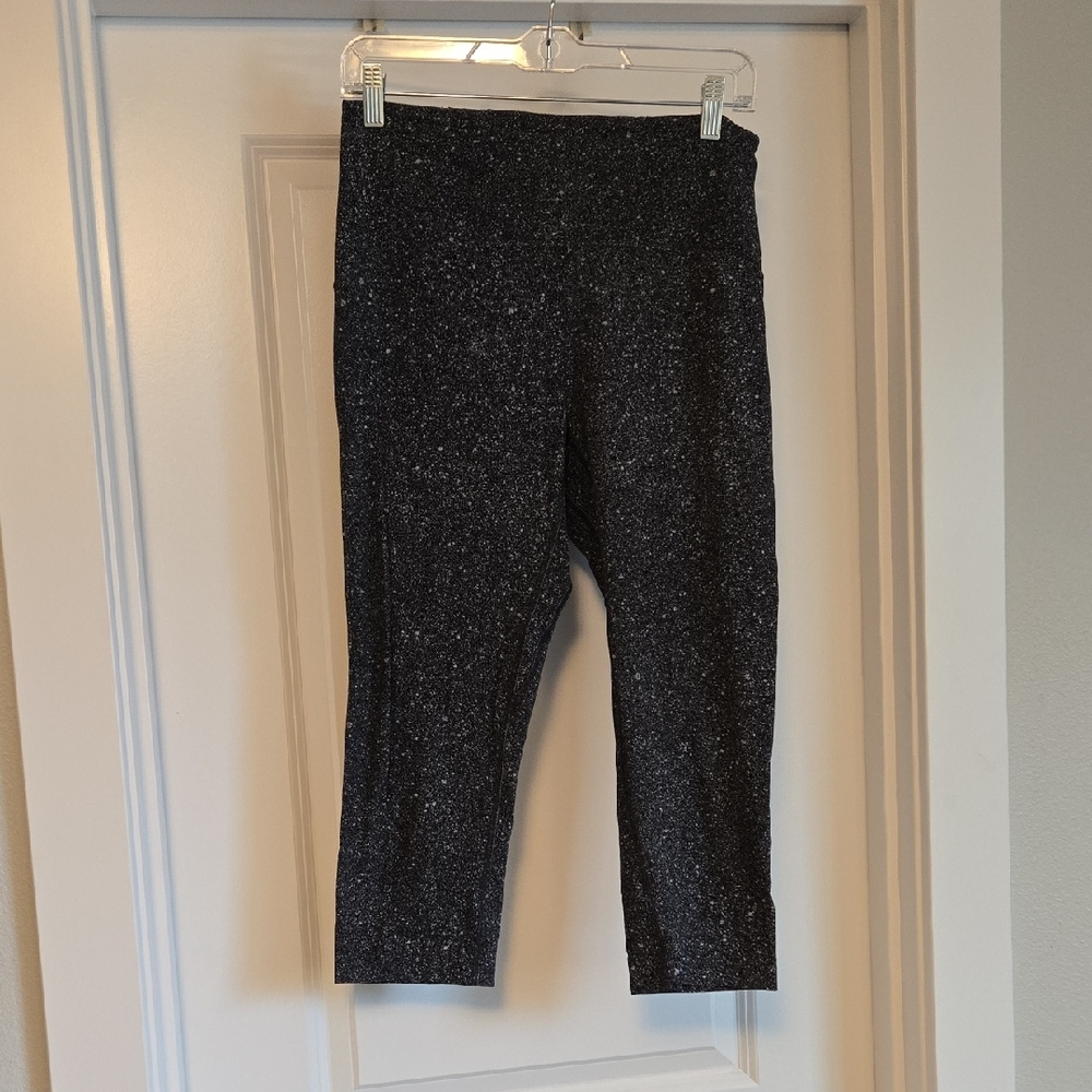 Lululemon Cropped Black Leggings EUC